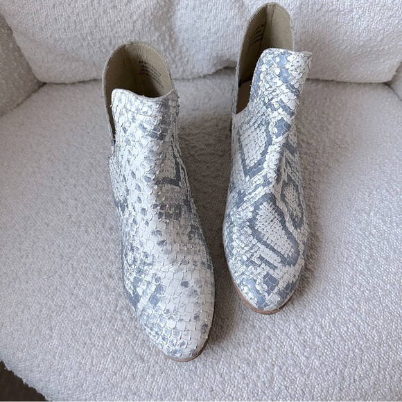 Anthropologie Coconuts by Matisse Pronto Snakeskin Ankle Boots 7 - Picture 5 of 7